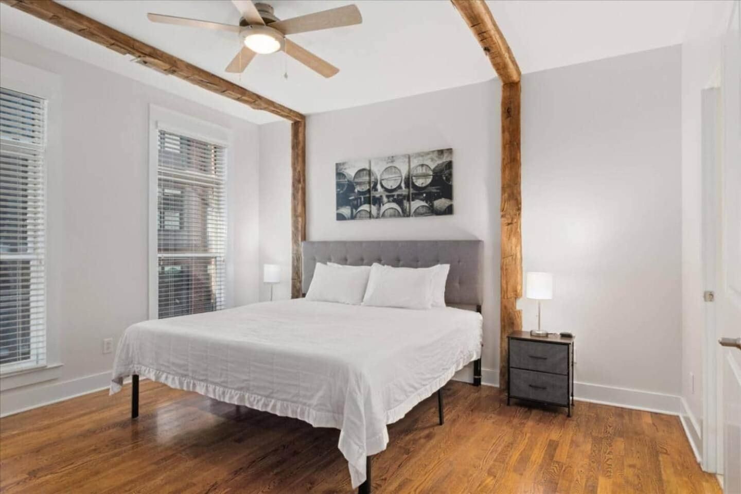 Apartment The Nook - Barn Doors & Broadway Dreams