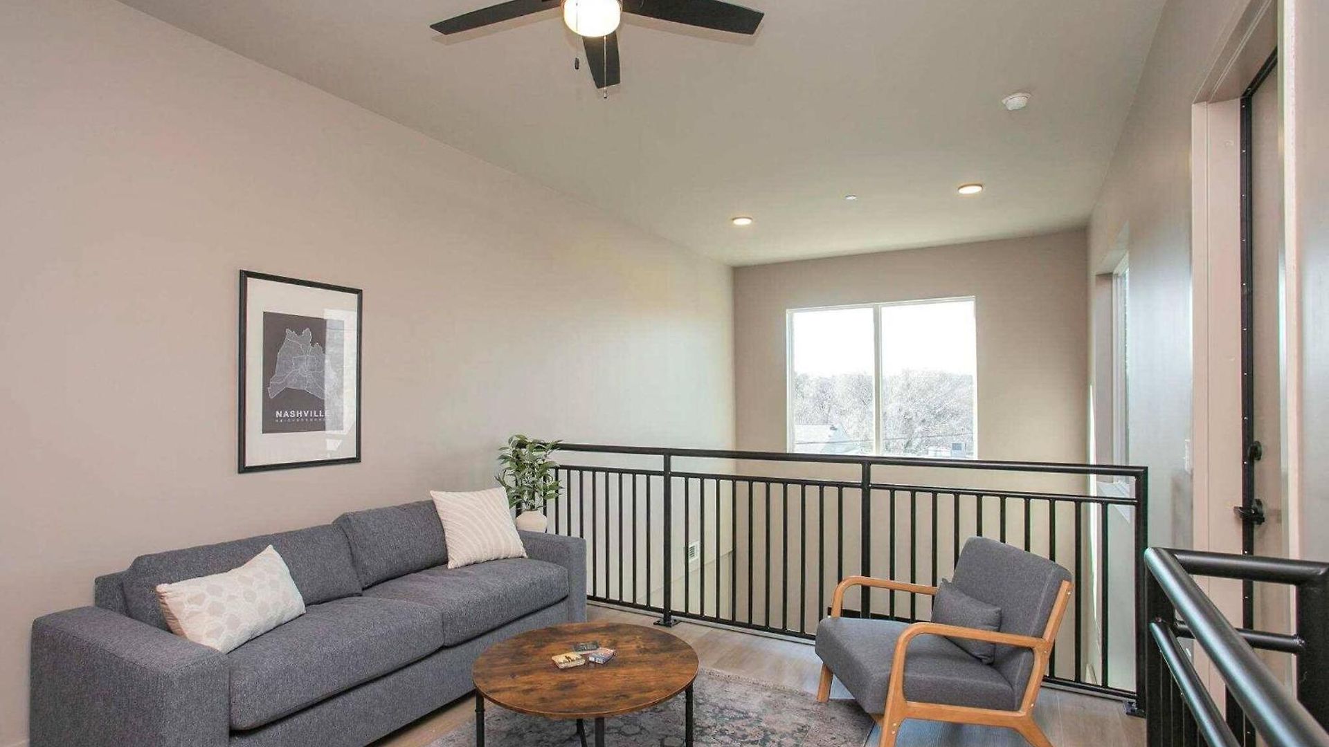 2 Bedroom + Loft Condo, Coffee Shop In Building Nashville