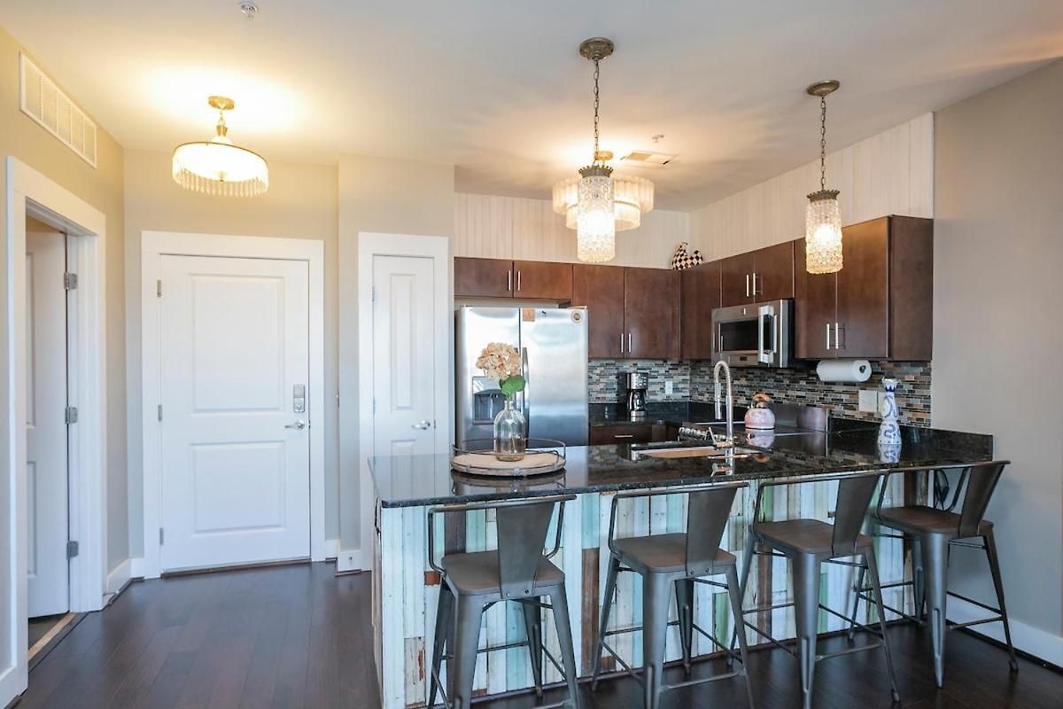 Beautiful In The Heart Of Downtown Walk To Broadway Apartment *