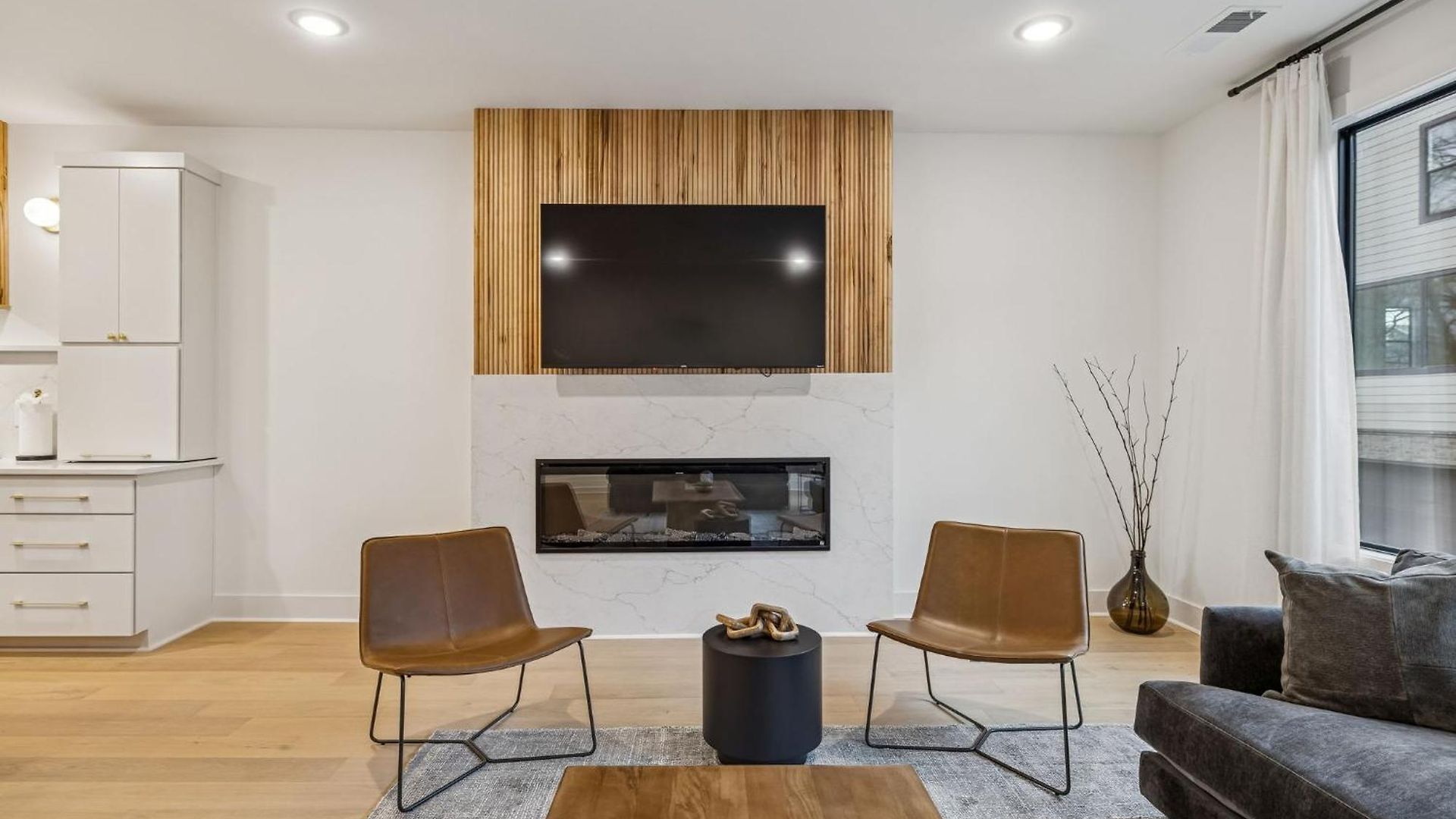 New Modern Escape With Rooftop Hot Tub Apartment *