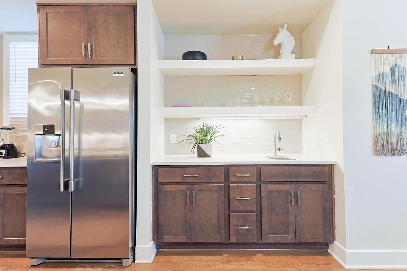 Apartment New Hidden Gem, Luxury Kitchen, 5 Min To Broadway