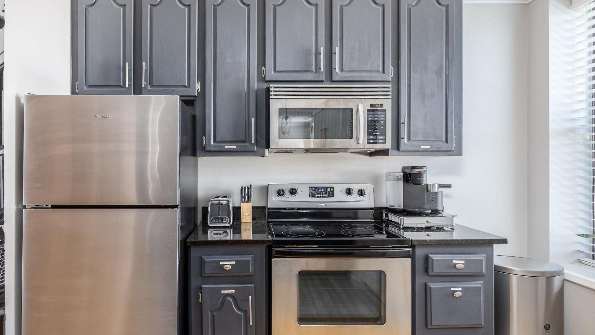 Music Views Downtown - Parking Included Apartment