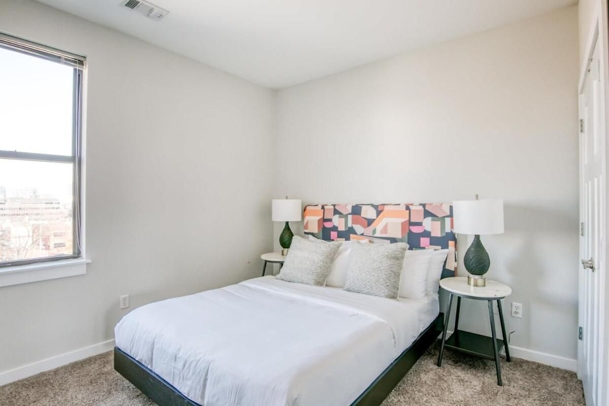 Two Cozysuites Music Row Chic In *