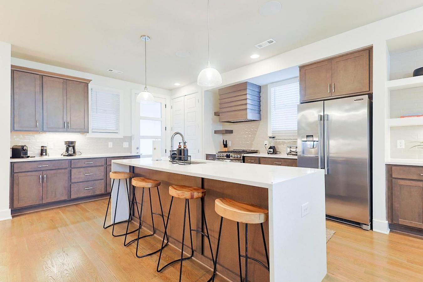 New Hidden Gem, Luxury Kitchen, 5 Min To Broadway Apartment *