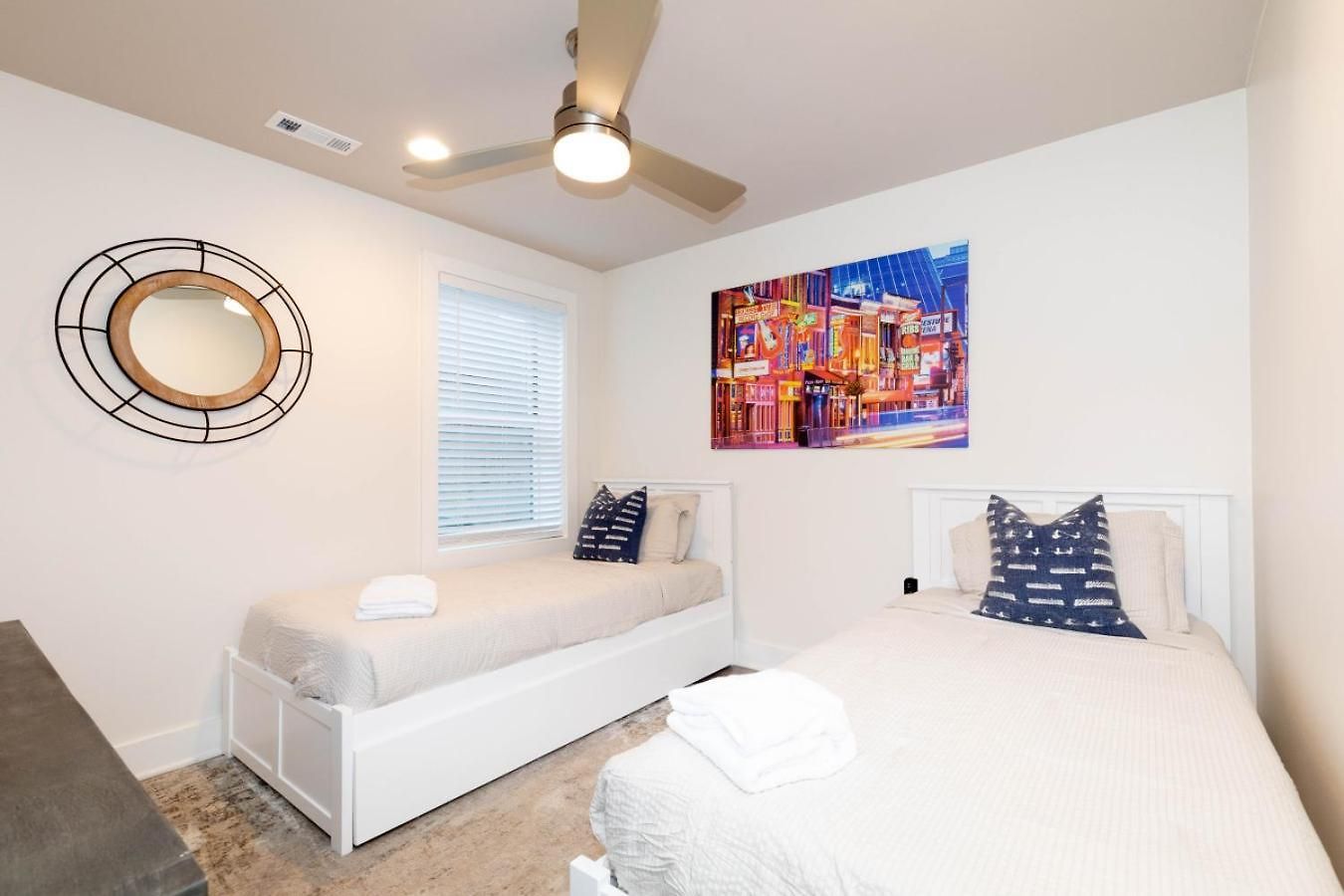 Stylish Brand-new Townhome Near Hotspots *