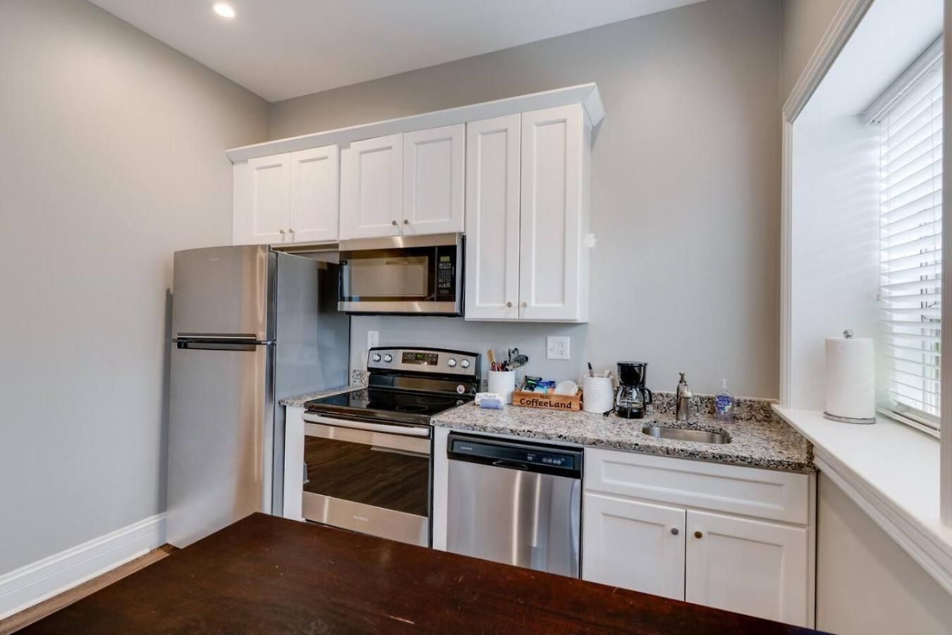 Bright And Cozy Church Conversion1br Nashville