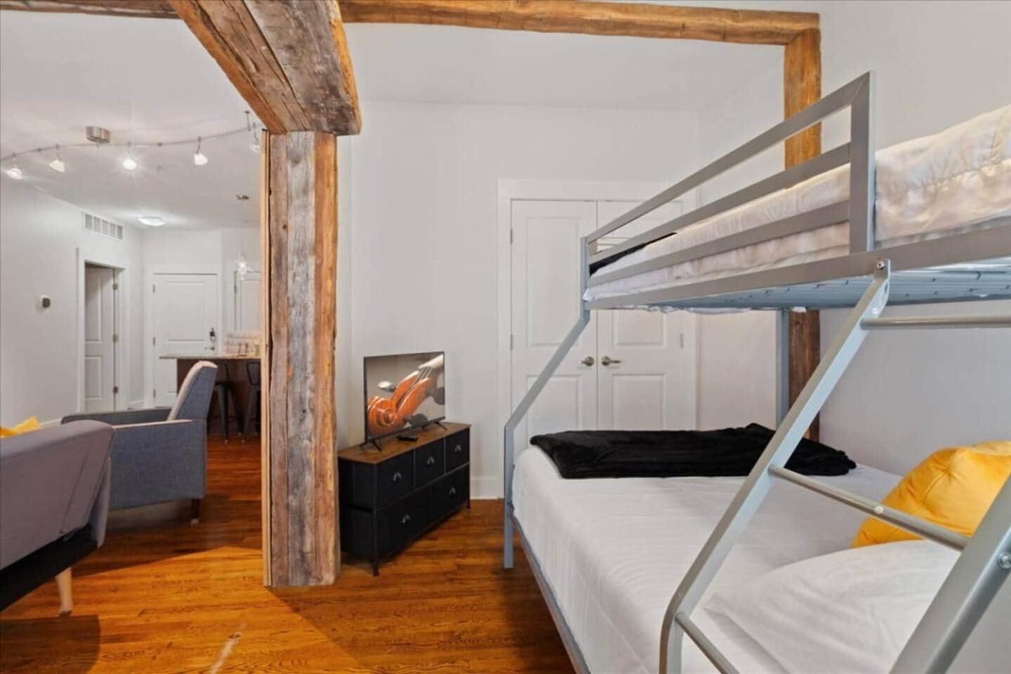Apartment The Nook - Barn Doors & Broadway Dreams