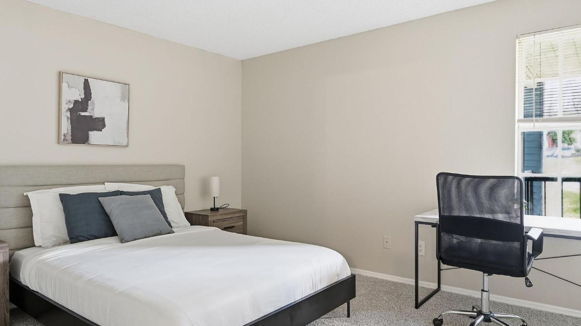 Apartment Comfortable Retreat With In-unit Washerdryer *