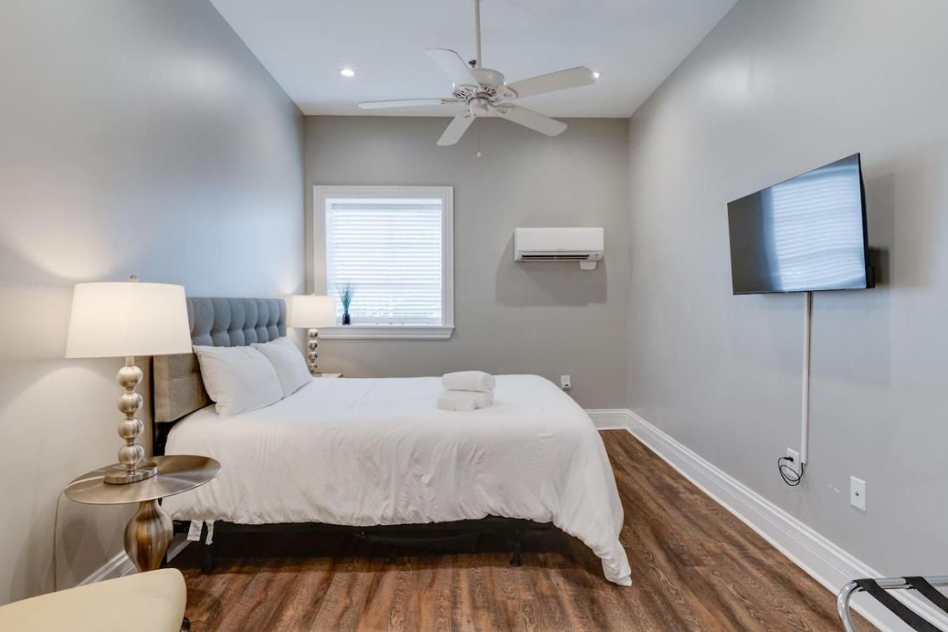 Bright And Cozy Church Conversion1br Apartment