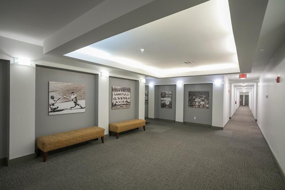 Beautiful In The Heart Of Downtown Walk To Broadway Apartment
