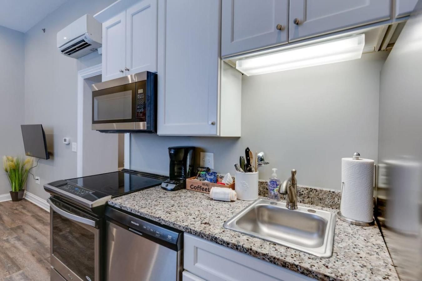 Apartment Updated 1br In East Nash-historic Church Building