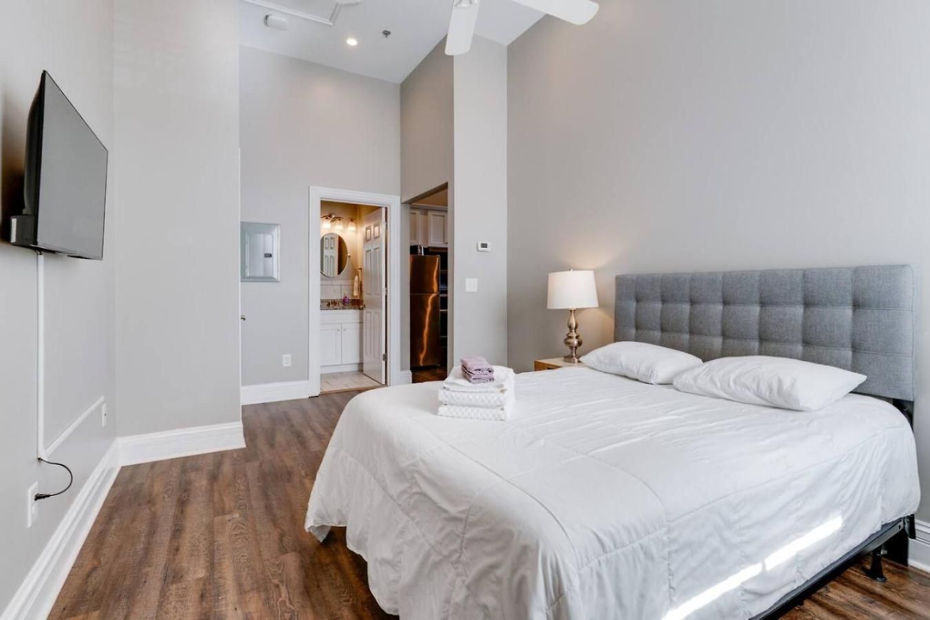 Historic Church Loft East Nash Free Parking Apartment Nashville
