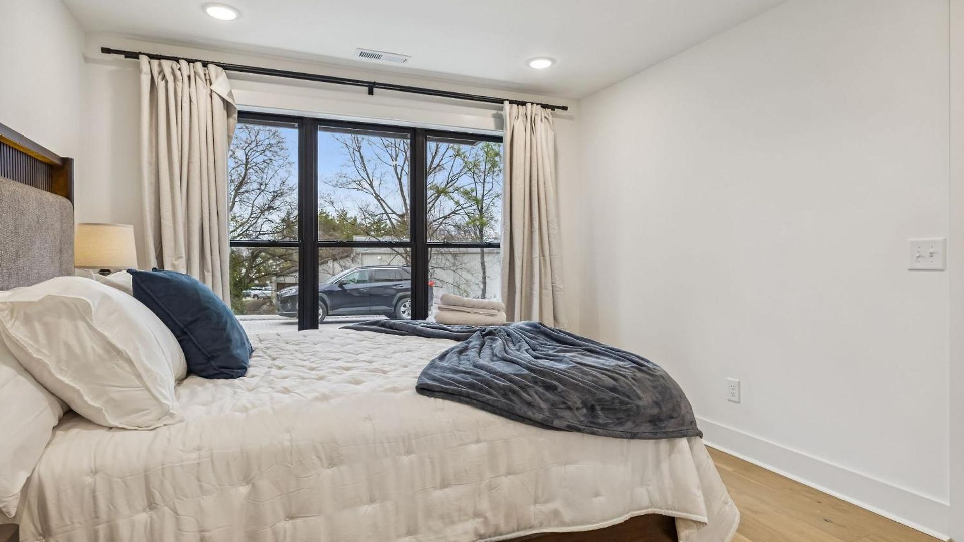 3br Townhome Rooftop Views Hot Tub & Fireplace *