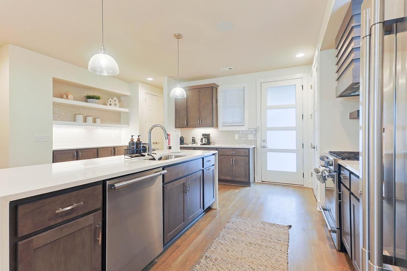 Stylish Brand-new Townhome Near Hotspots Nashville