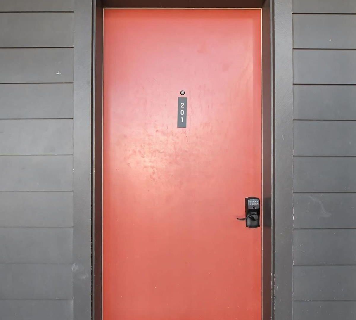 2br In Walkable Area & 5 Mins To Broadway Apartment