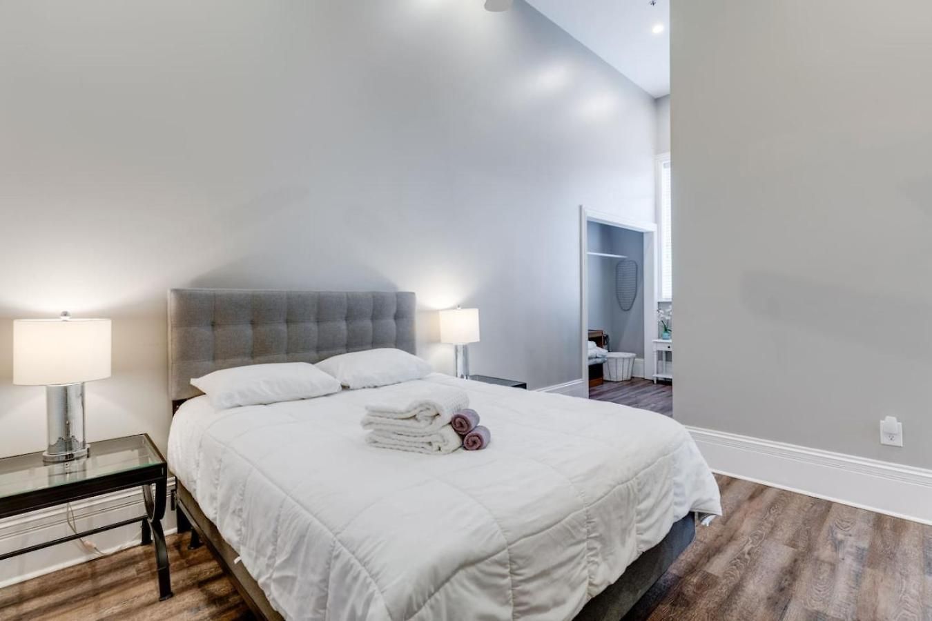 Updated 1br In East Nash-historic Church Building