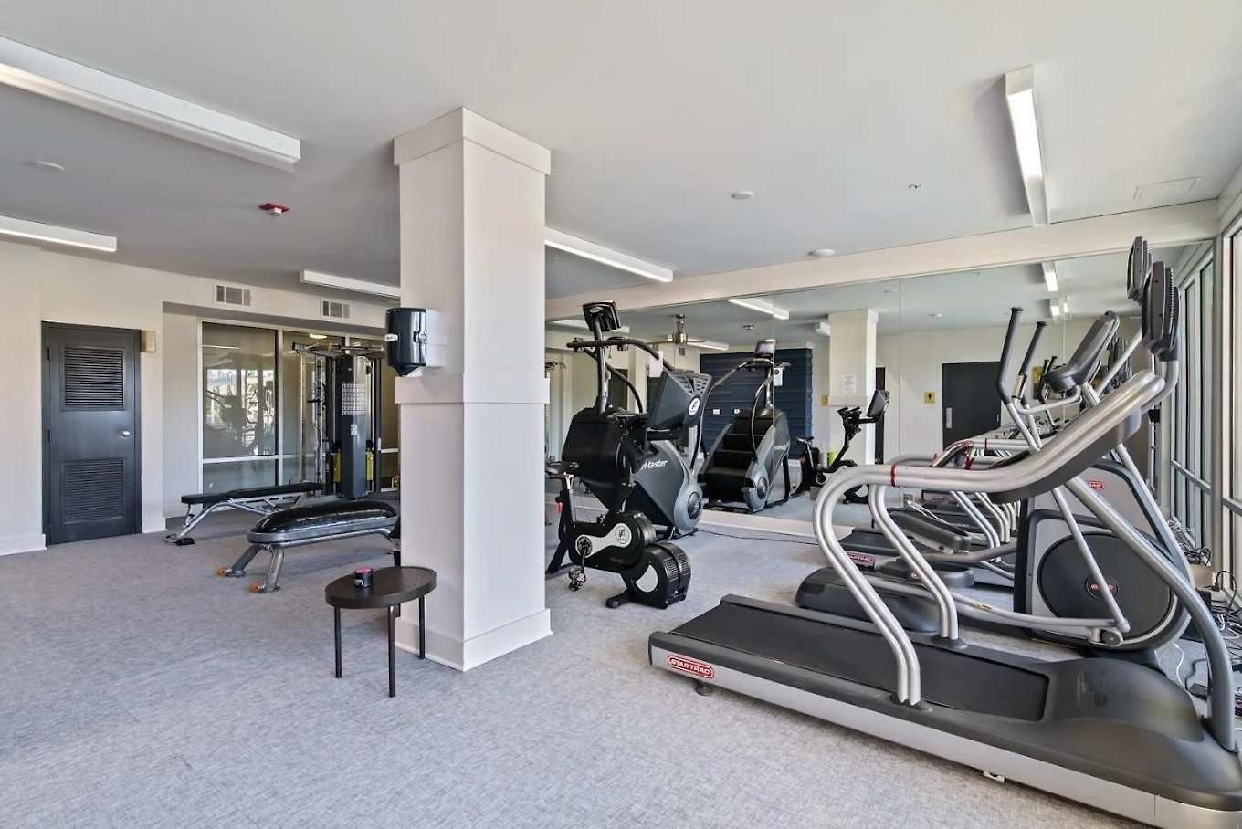 Boulevard Midtown 1br Pool Gym Parking 02 Apartment