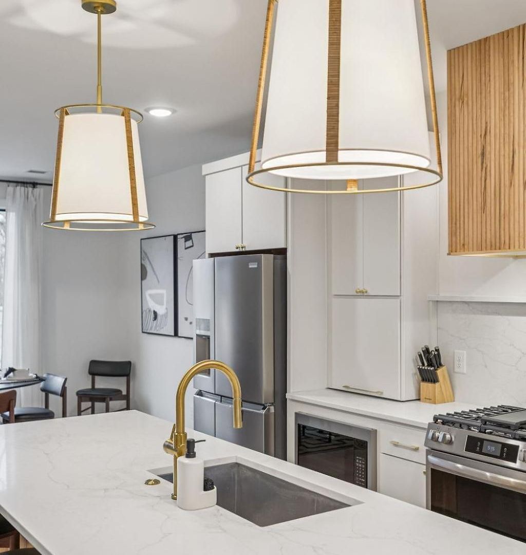 New Modern Escape With Rooftop Hot Tub Nashville