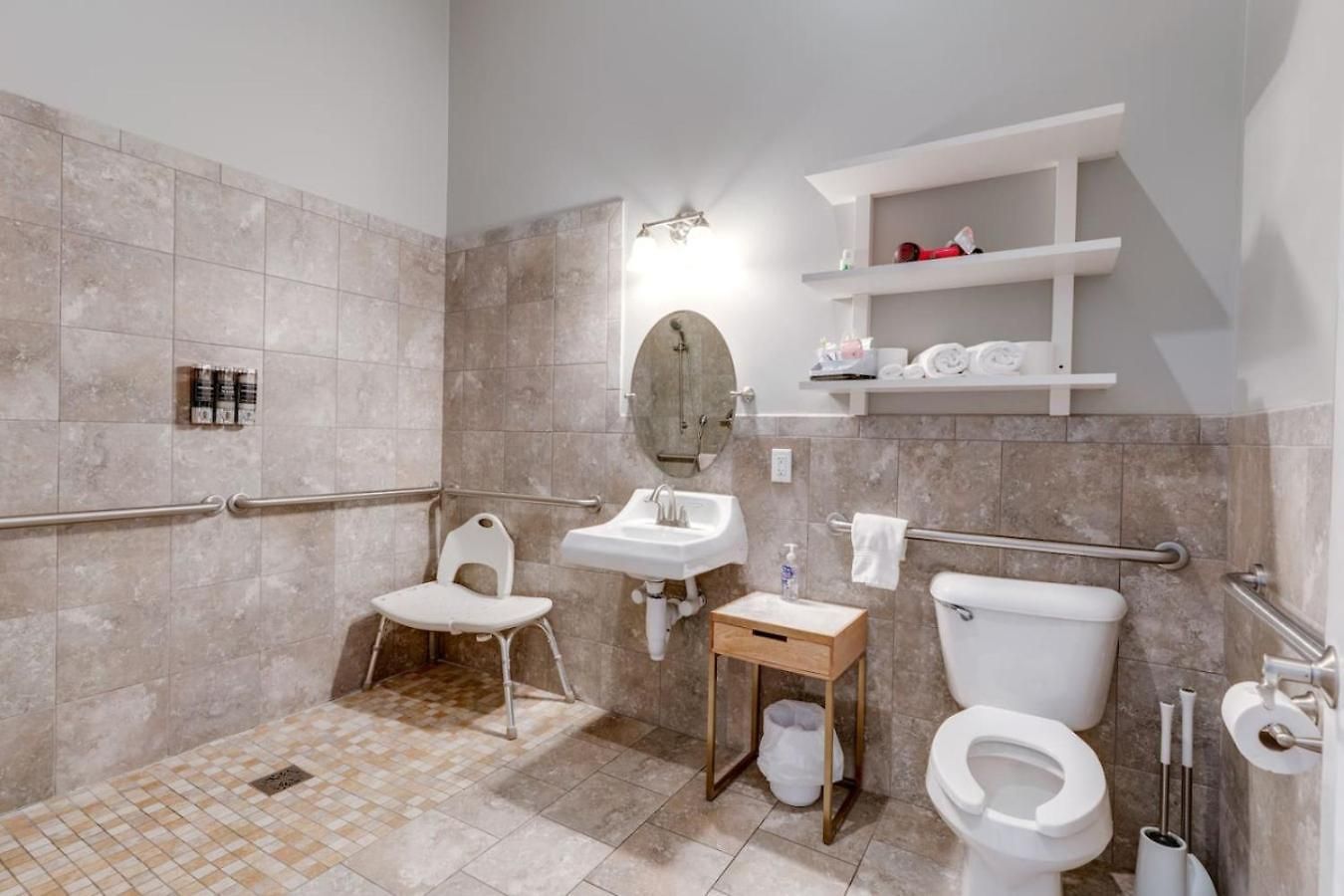 Updated 1br In East Nash-historic Church Building *