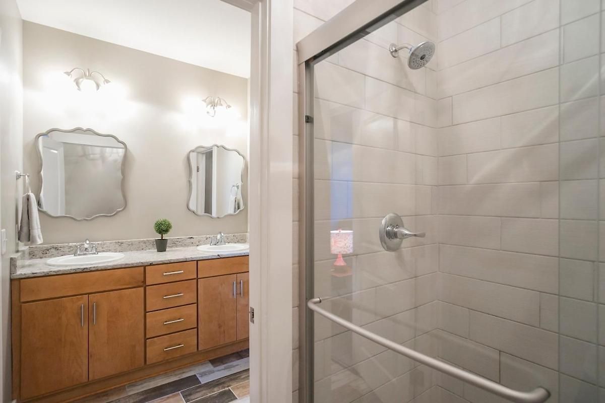 Apartment Beautiful In The Heart Of Downtown Walk To Broadway