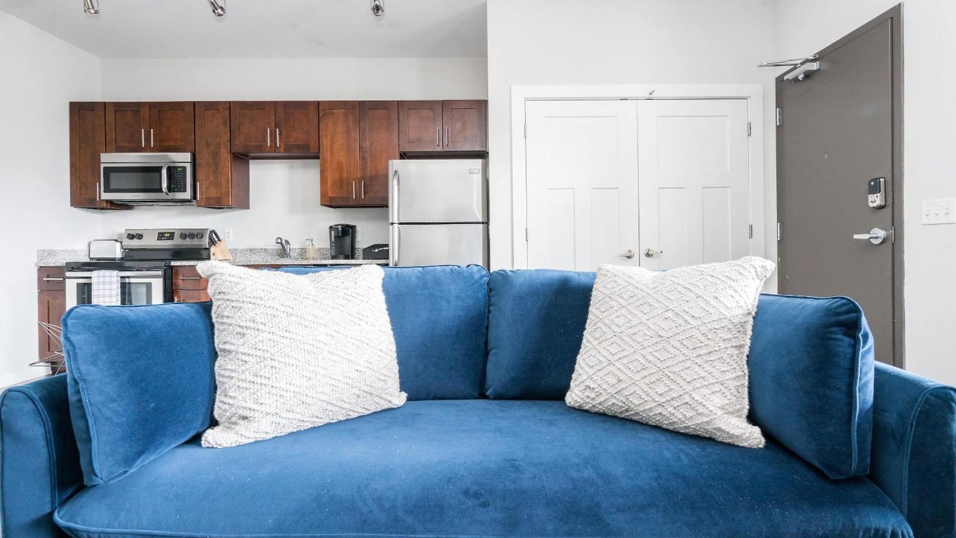 Apartment Two Cozysuites Music Row Lovely In Nashville