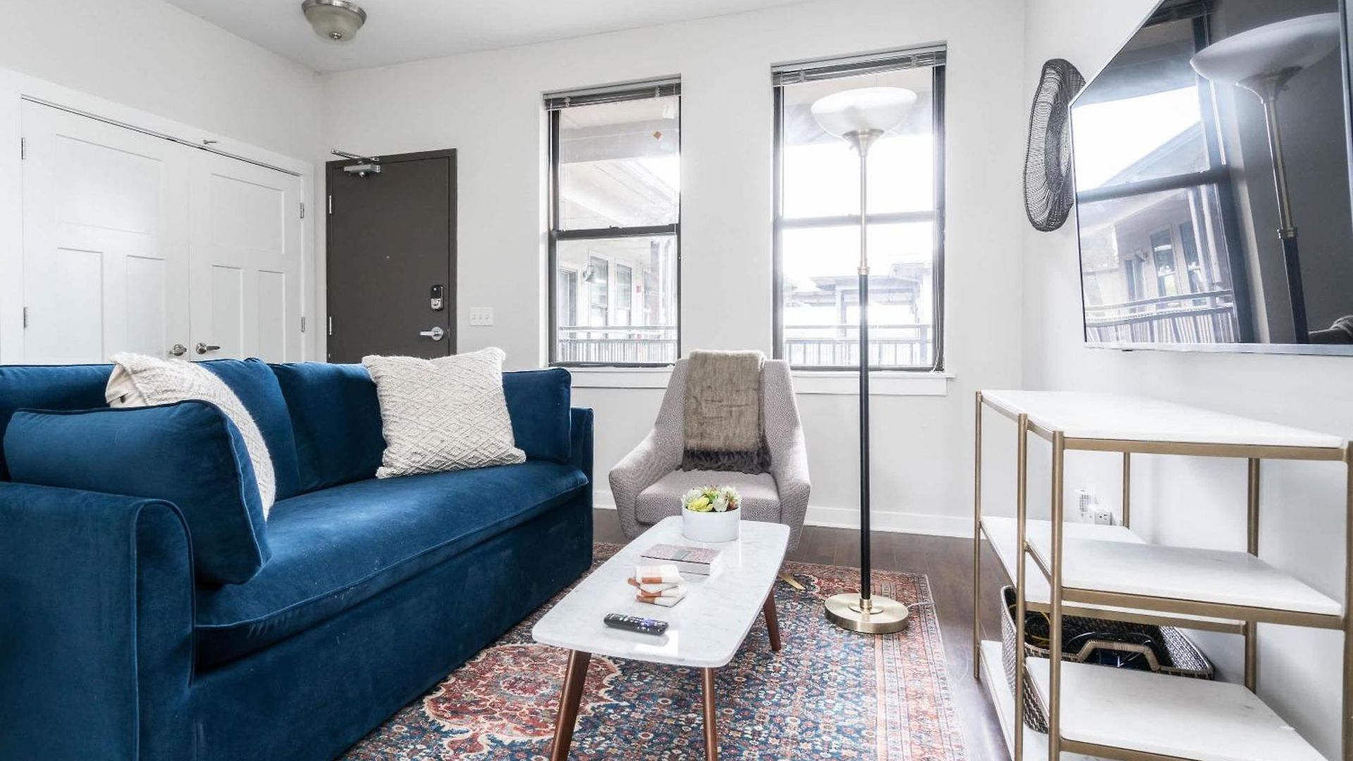 Two Cozysuites Music Row Chic In