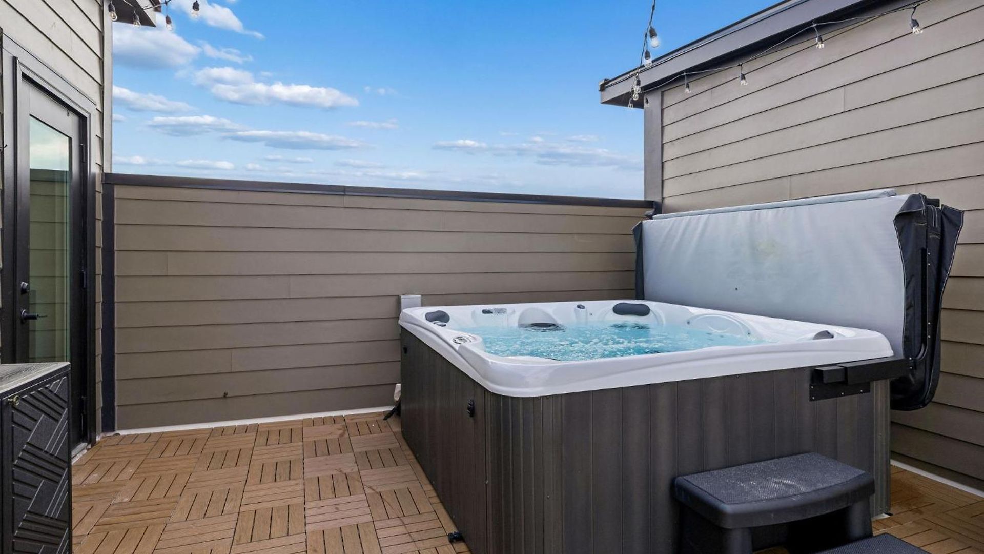 Apartment 3br Townhome Rooftop Views Hot Tub & Fireplace *