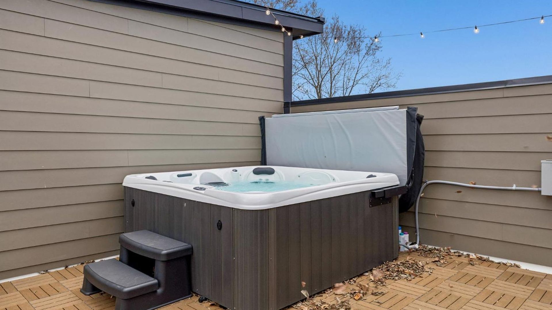 Apartment New Modern Escape With Rooftop Hot Tub Nashville