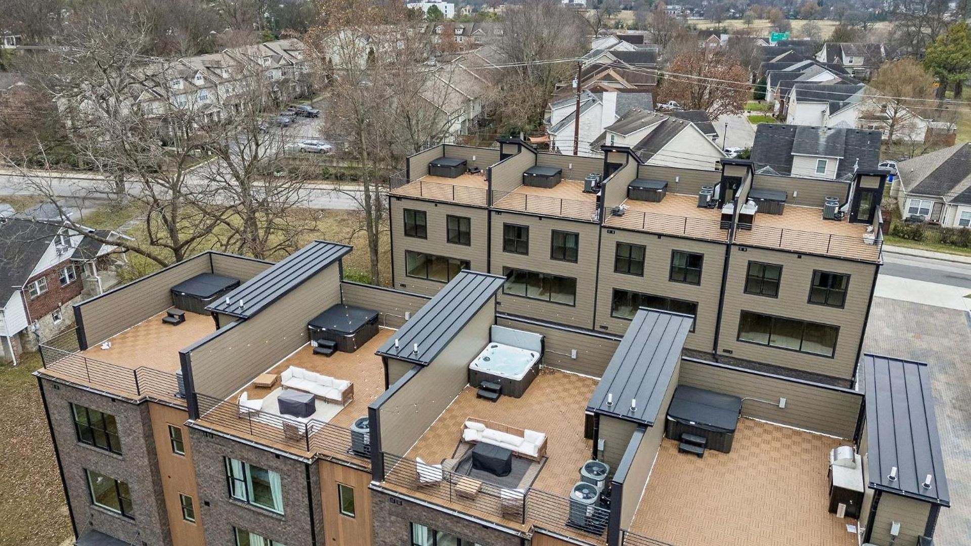 New Modern Escape With Rooftop Hot Tub Apartment *