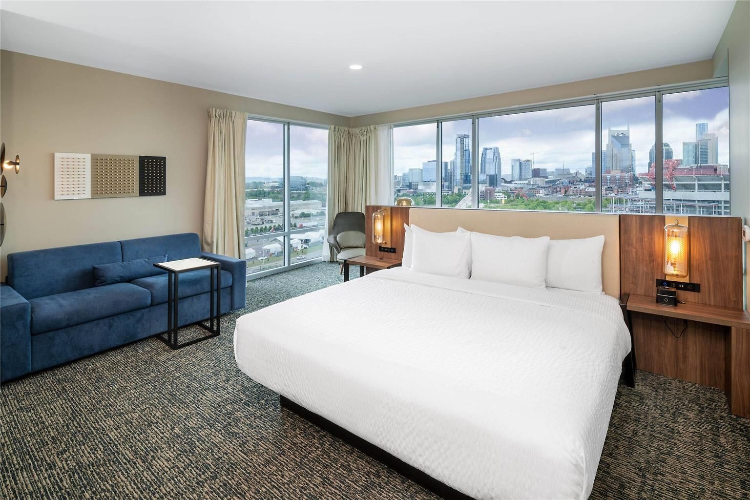 La Quinta & By Wyndham Downtown Stadium Hotel