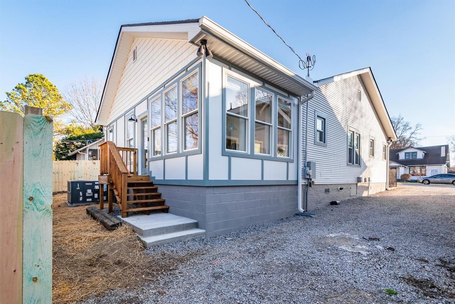 In Walkable Area 25 Miles To Downtown Family & Dog Friendly Holiday home *