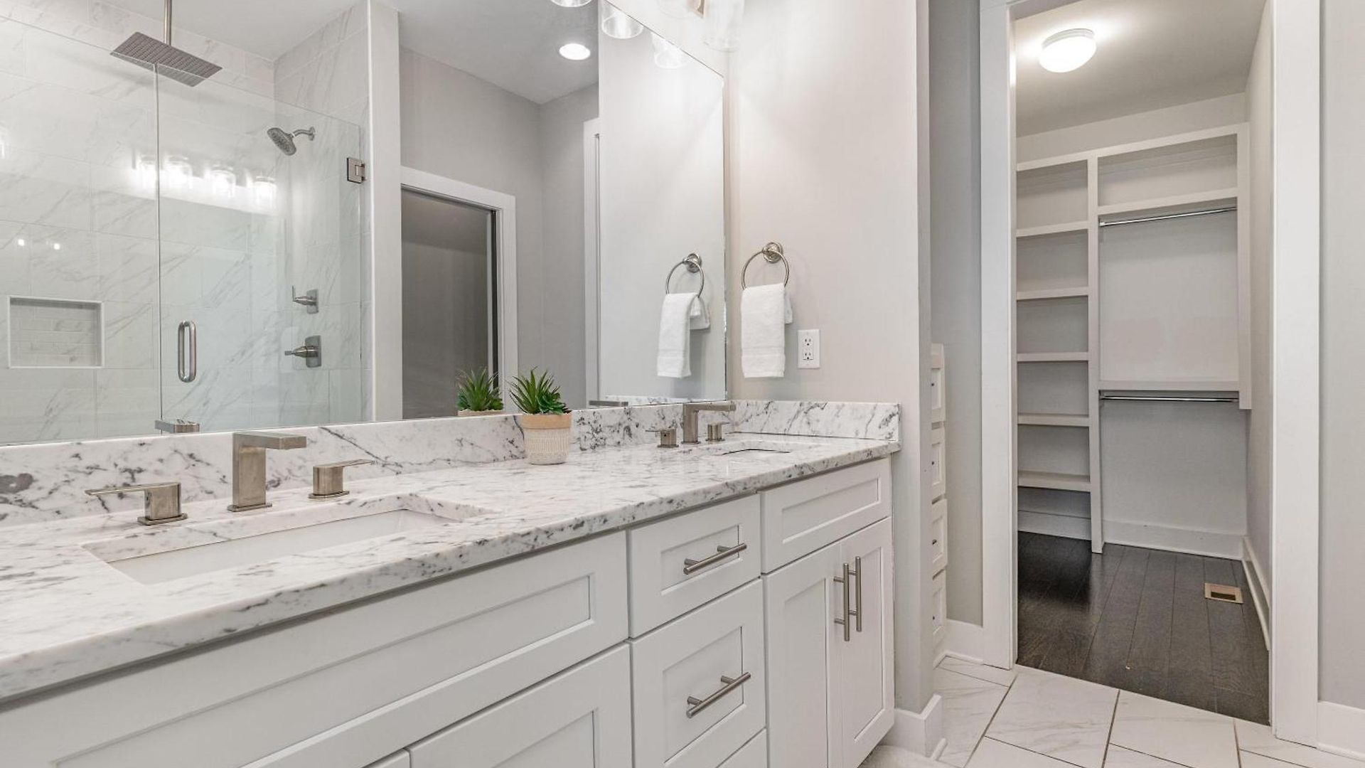 Cypress - Private Rooftop Patio - Mins To Broadway Holiday home