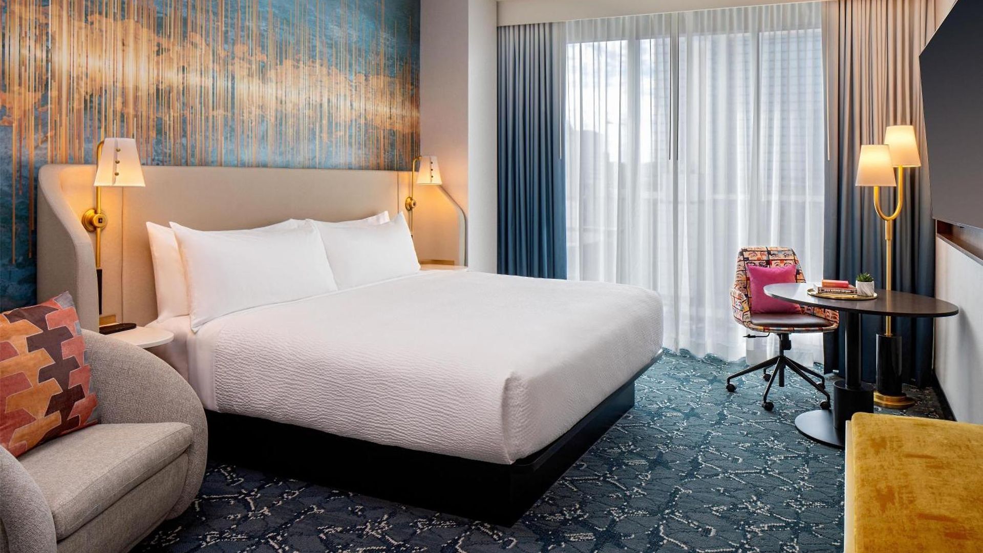 Tempo By Hilton Downtown 3*