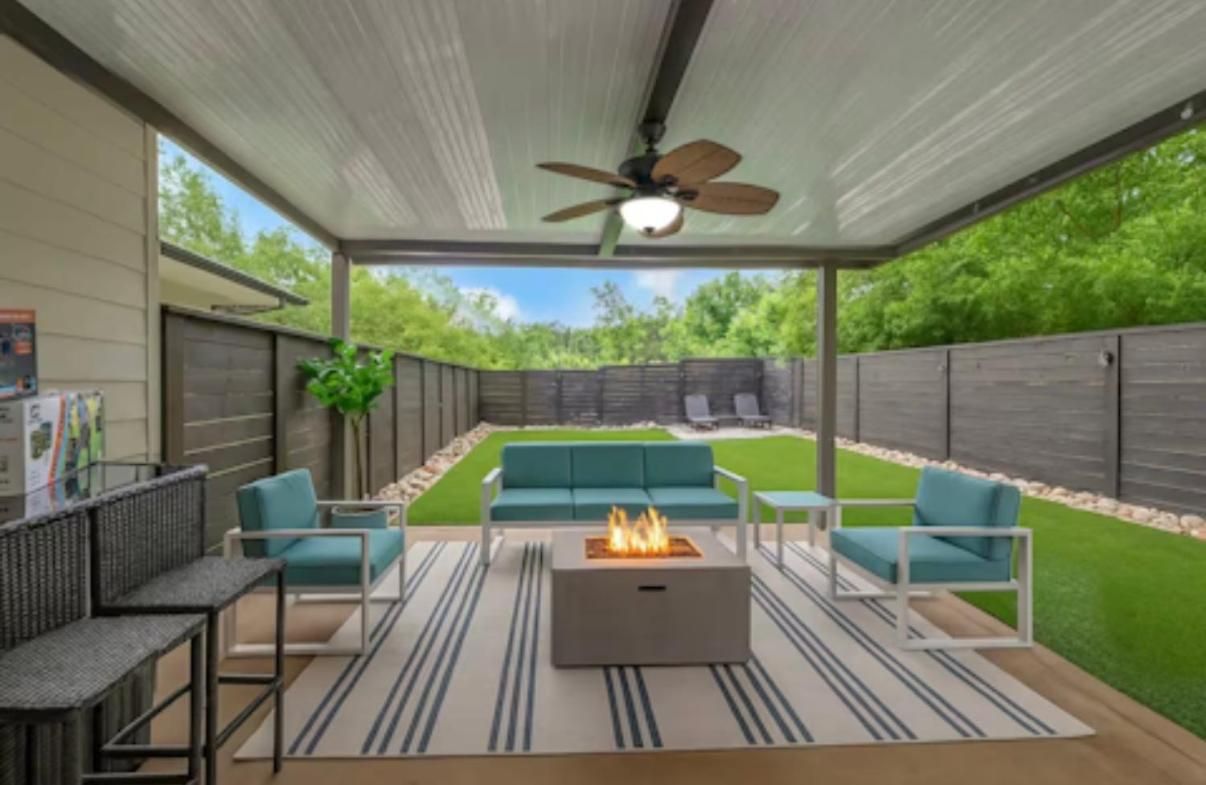 Rooftop, Large Backyard, Fire Pit, Near Downtown Holiday home *