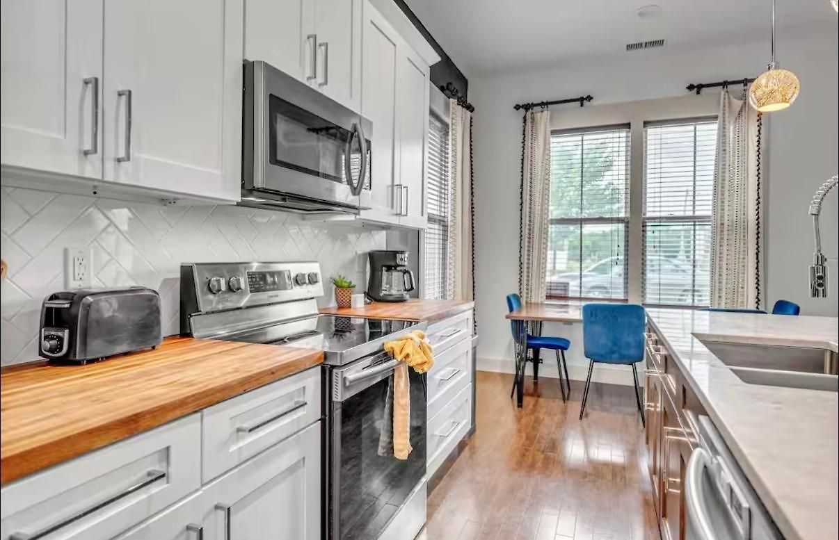 Rooftop, Large Backyard, Fire Pit, Near Downtown Nashville