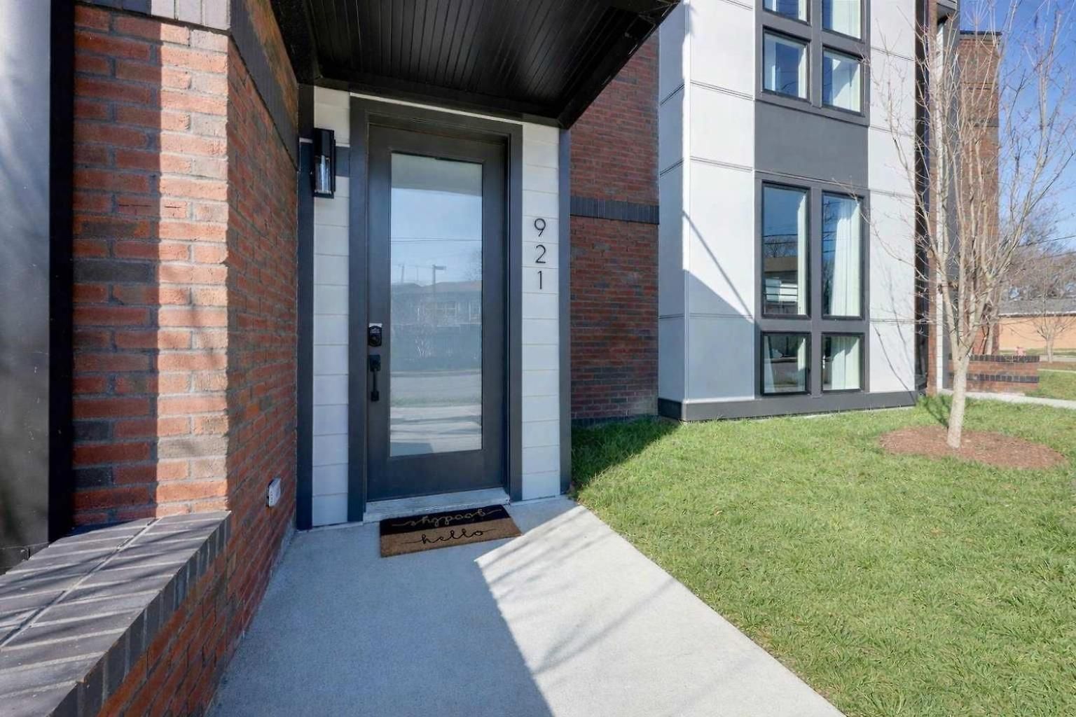 Holiday home The Sunflower - Mins To Broadway And Rooftop Patio! *