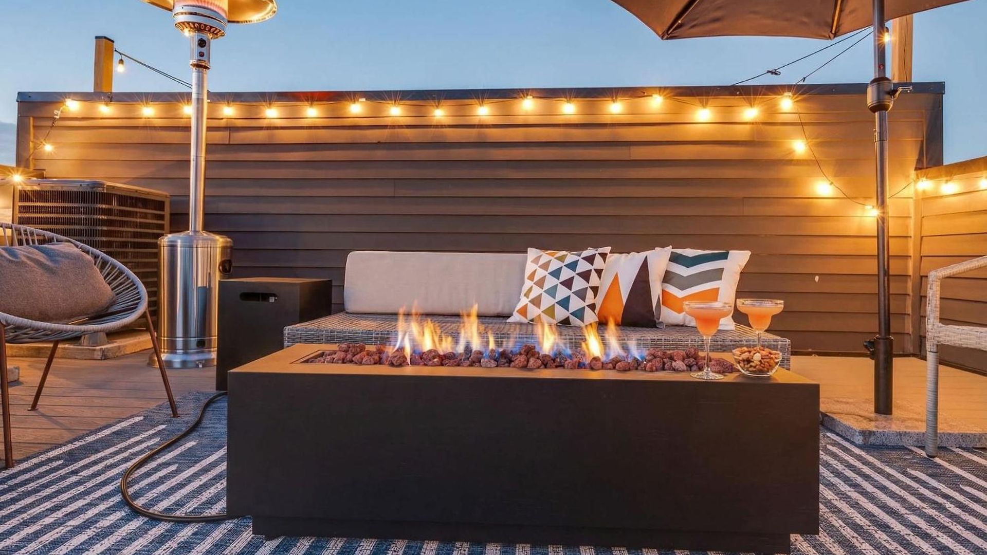 Dual Homes Rooftop Deck In Downtown Holiday home Nashville