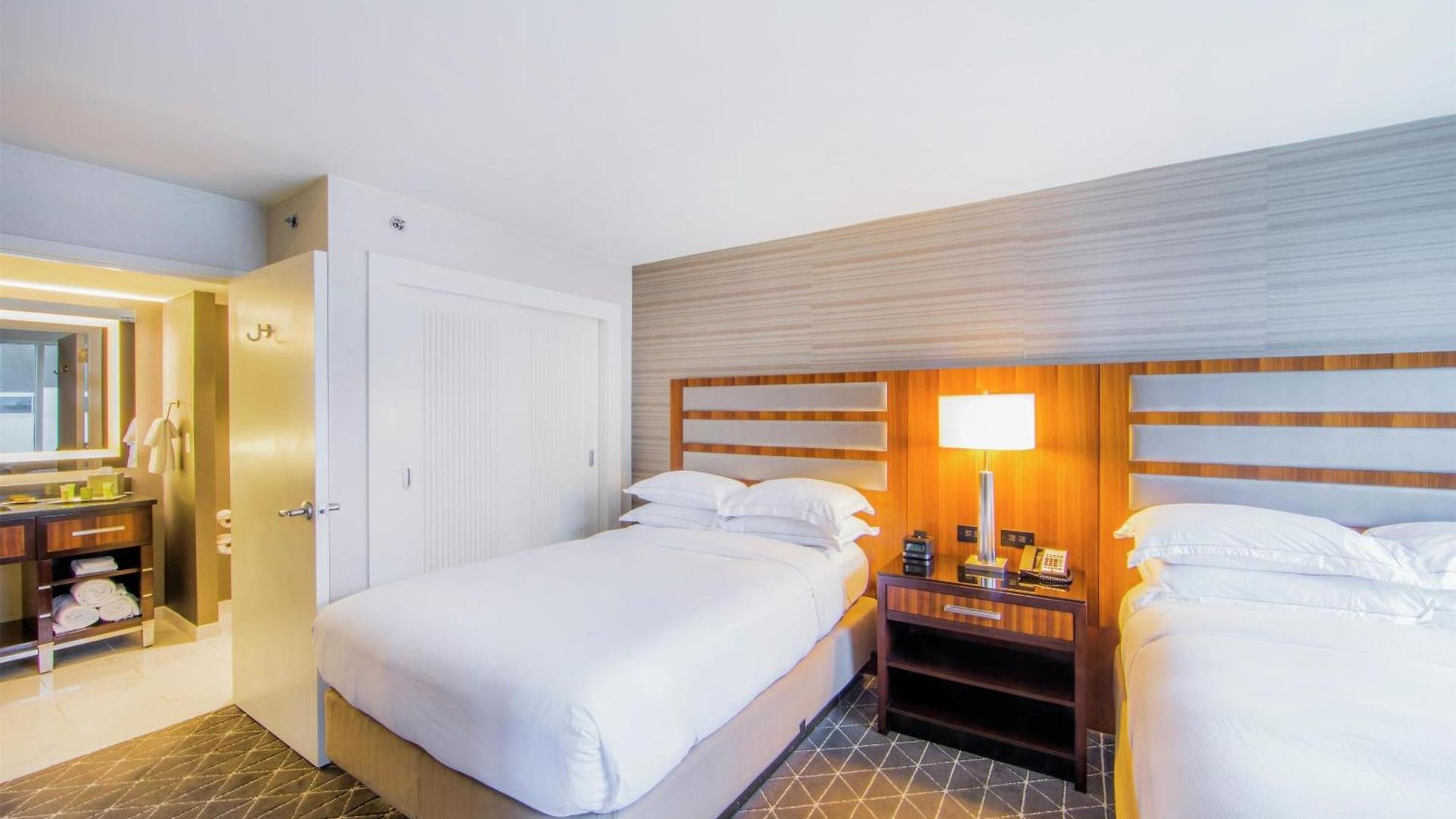 Hilton Downtown Hotel 4*