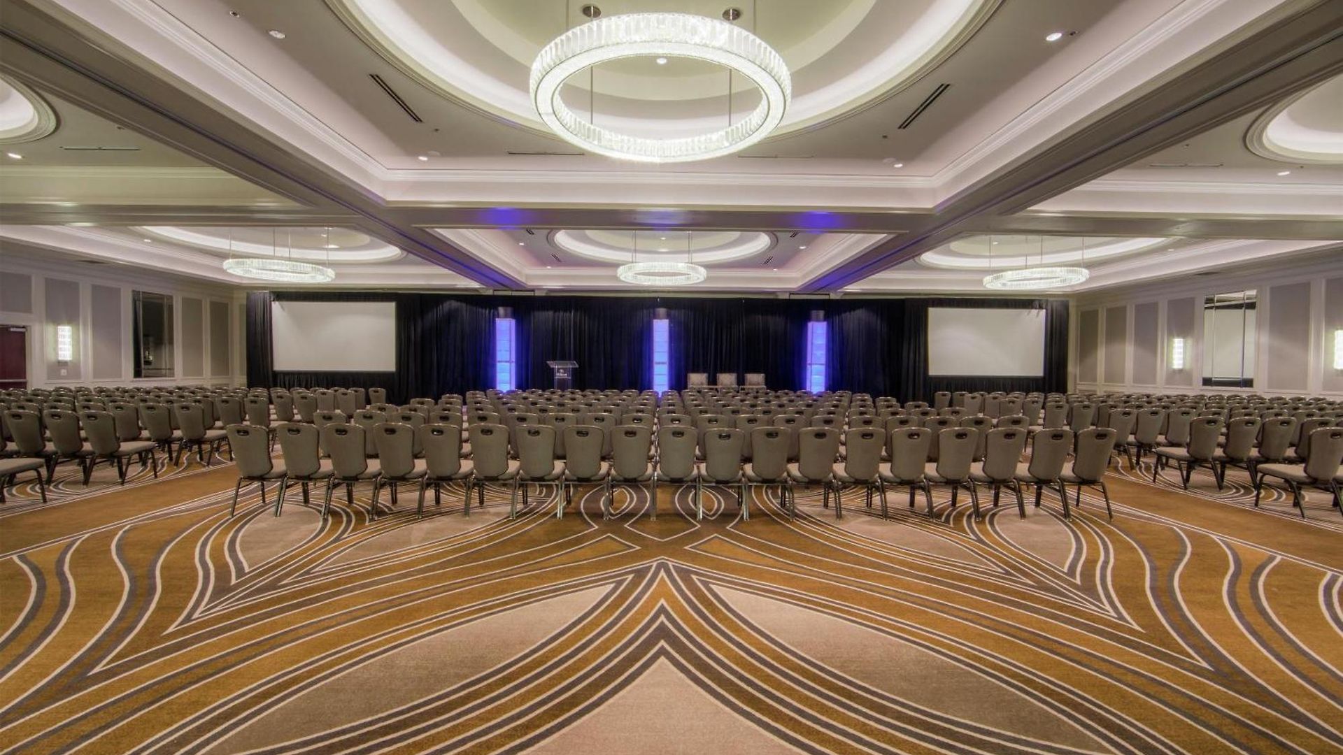 Hilton Downtown Hotel 4*