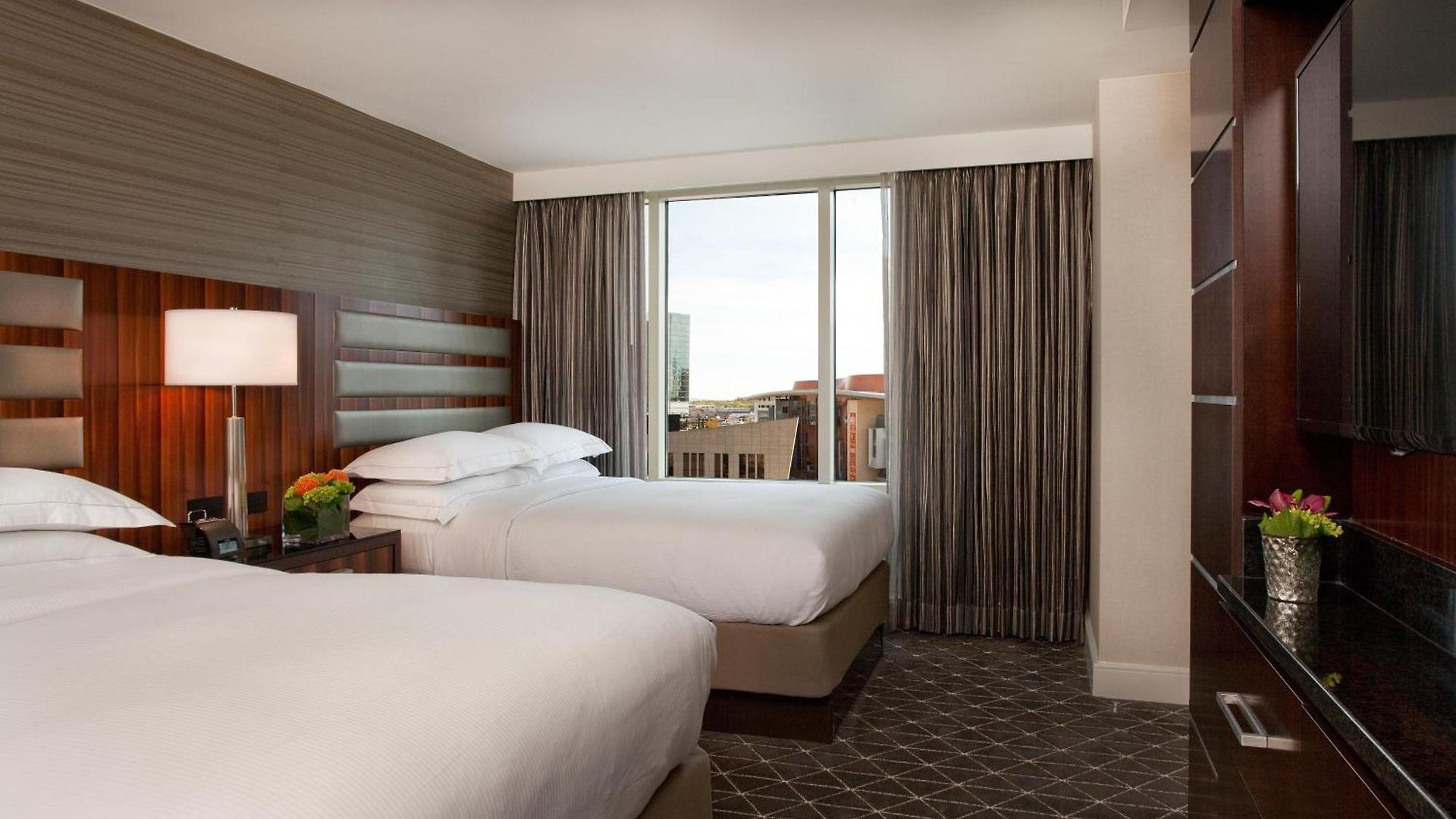 Hilton Downtown Hotel 4*