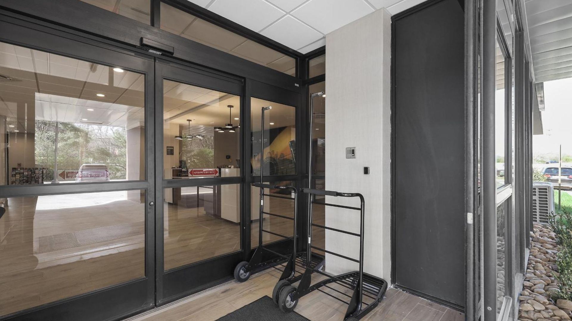 La Quinta By Wyndham Airport/opryland Hotel Nashville