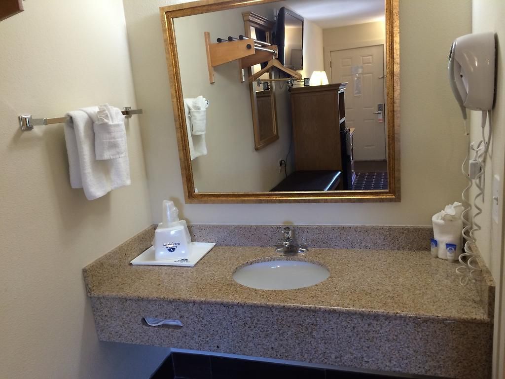 Americas Value Near Downtown Nashville