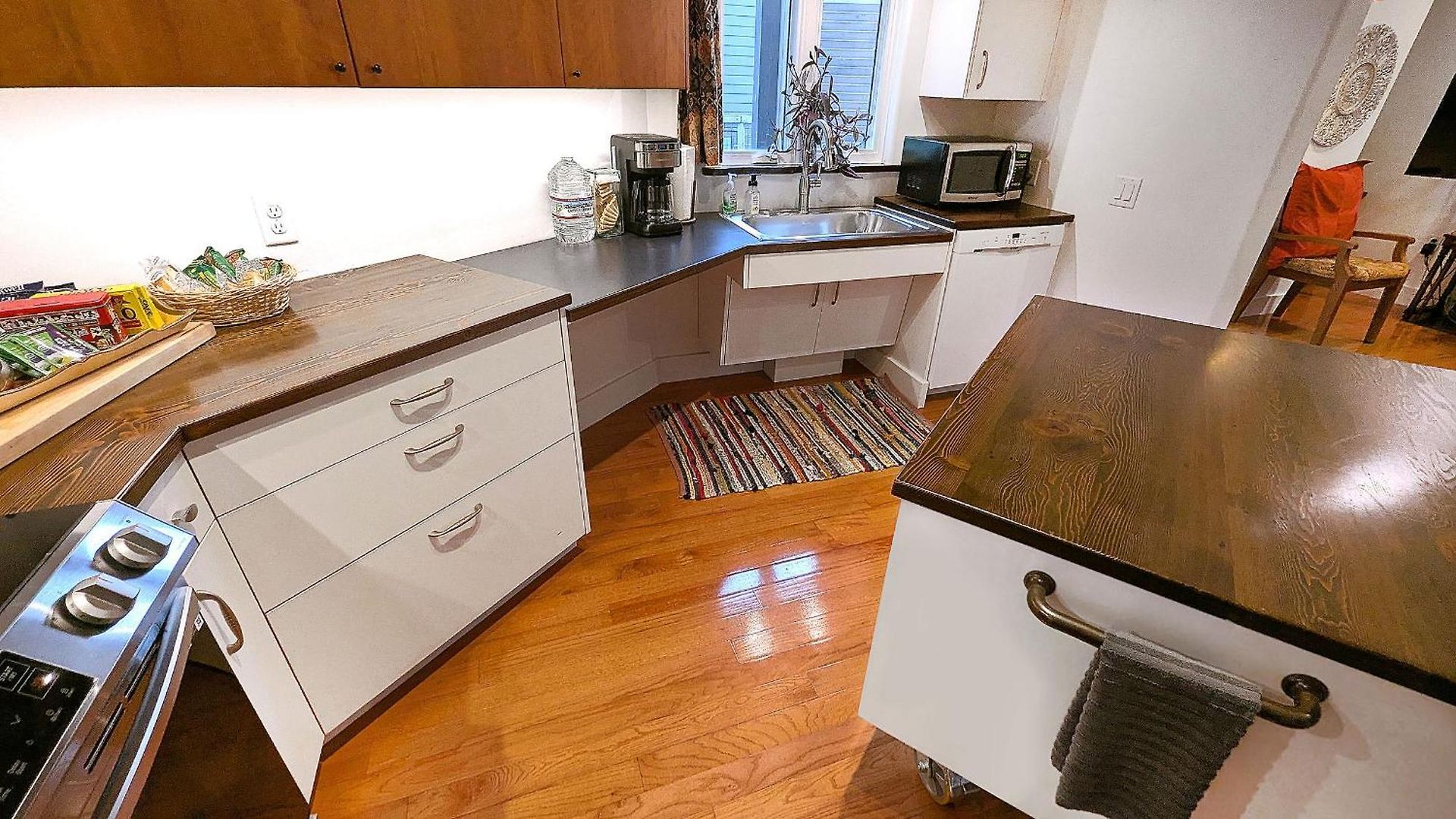 Westwood Shed In By Geodis Vanderbilt Belmont, 1 Accessible Apartment