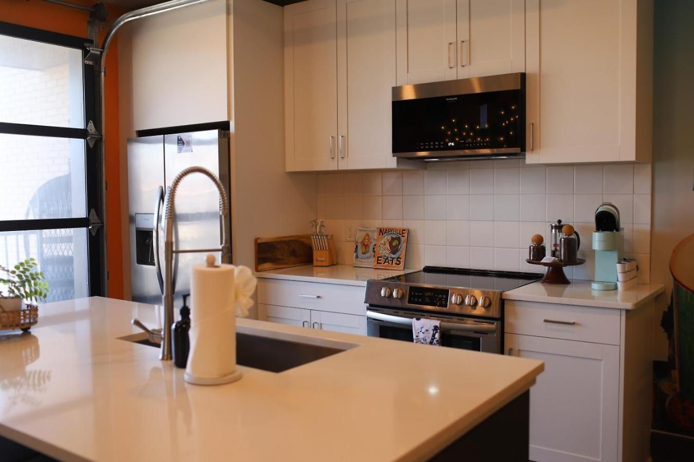 The Muse - Modern 2br With Private Balcony And Rooftop Access
