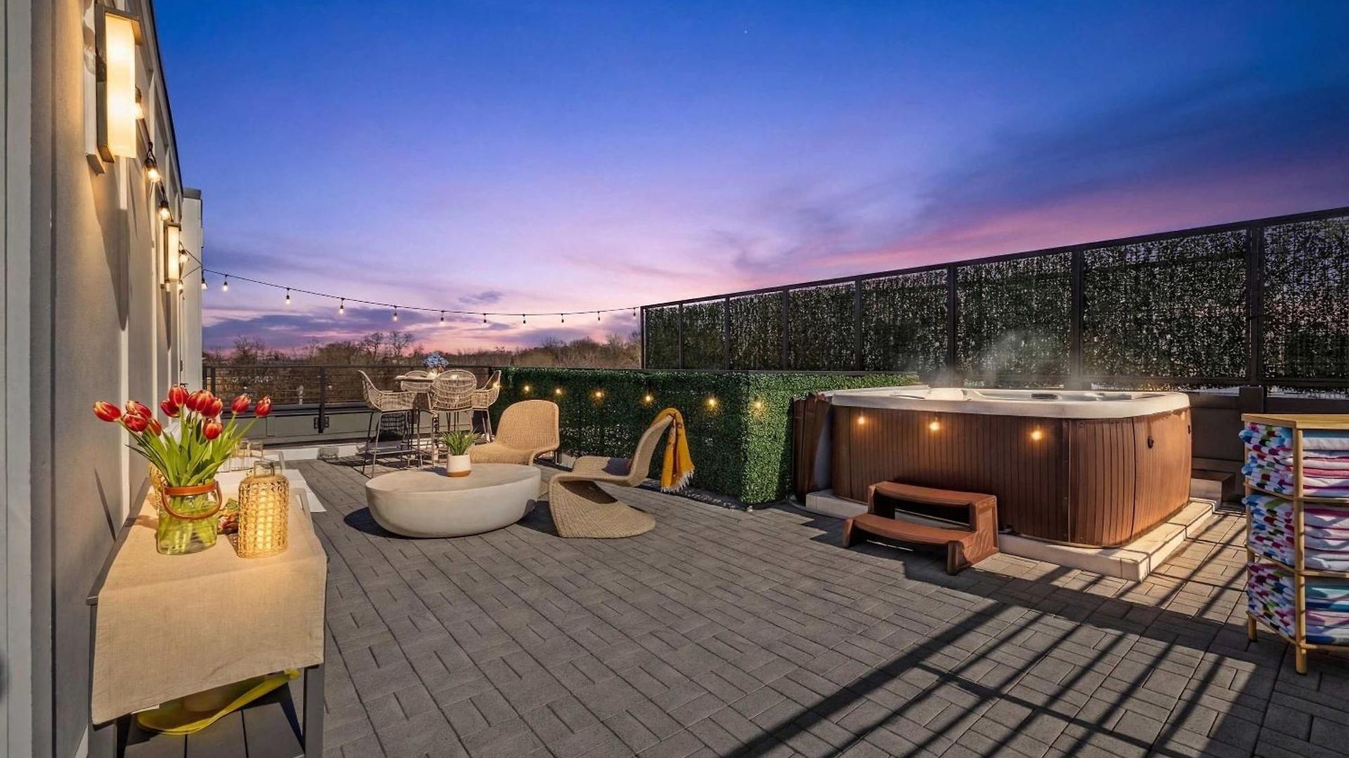 Hot Tub Views Grill Parking Holiday home