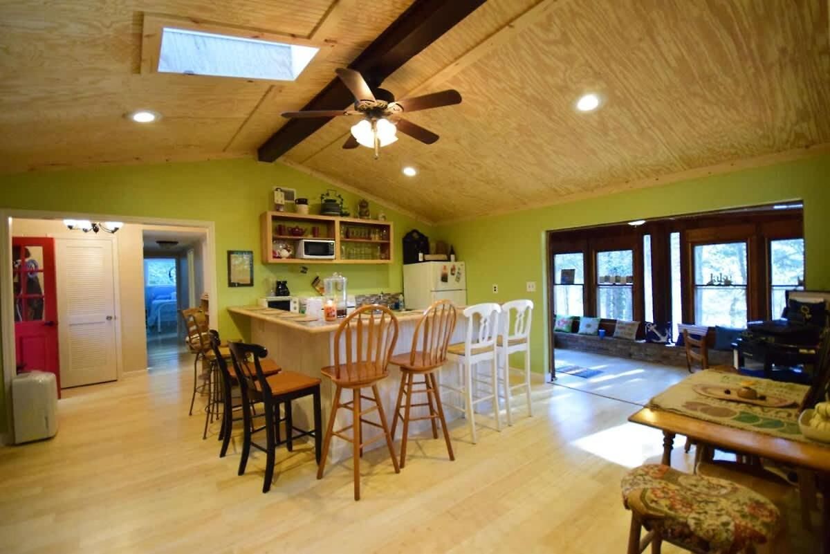 Cozy Waterfront With Fire Pit Holiday home *