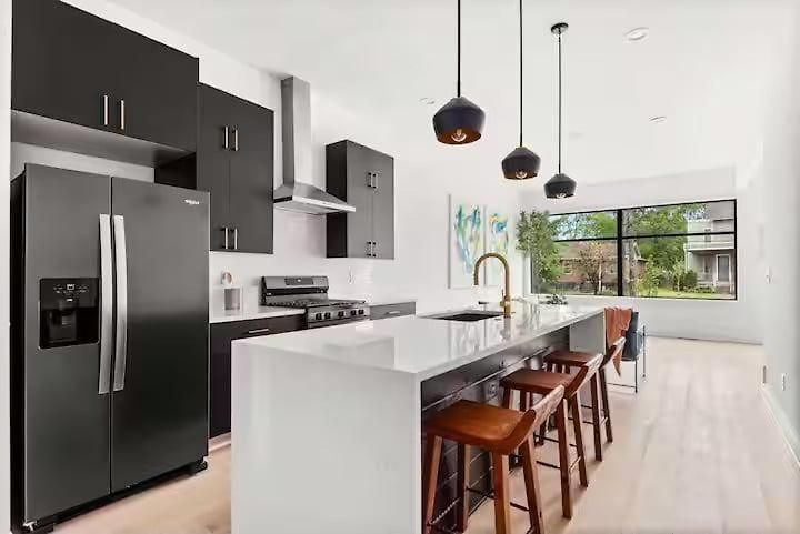 Canvas-near Broadway & Tennessee State * Nashville