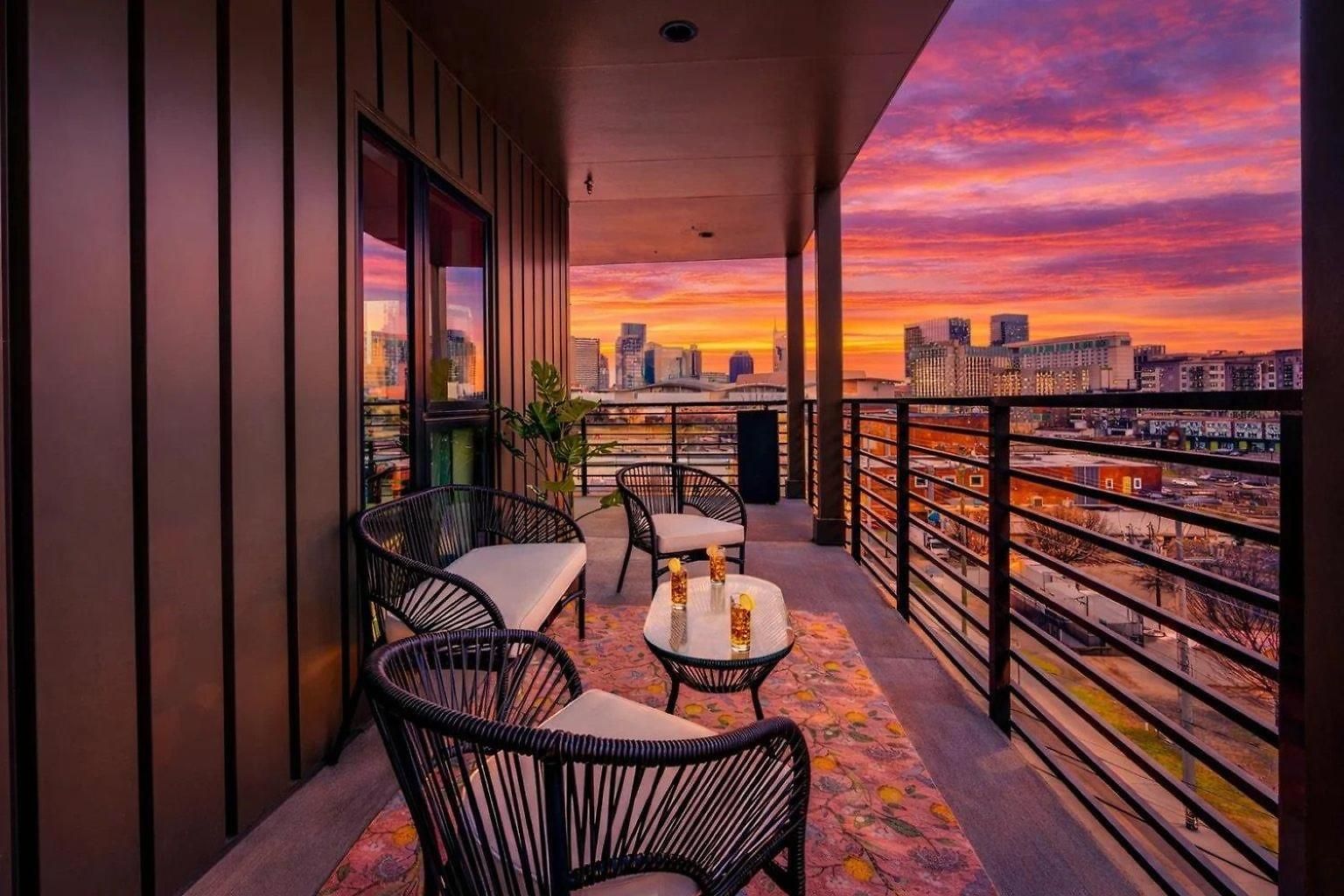 Hyve-anthem-private Balconies-walk To Broadway *