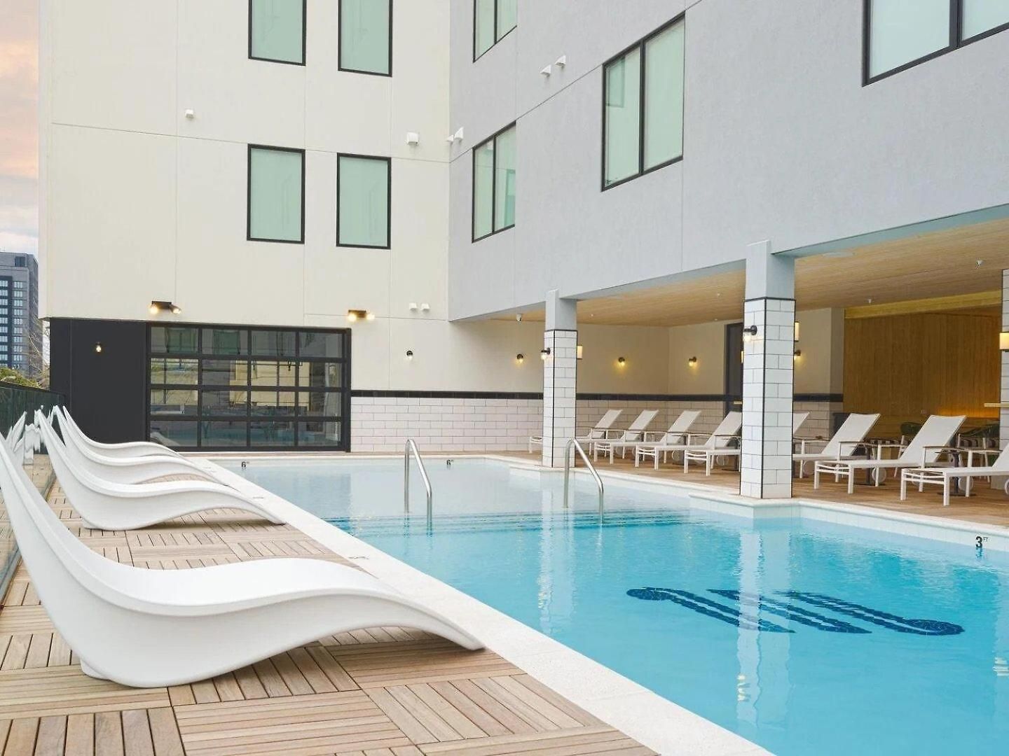 Vinyl - Rooftop Pool - Gym - On Music Row Nashville