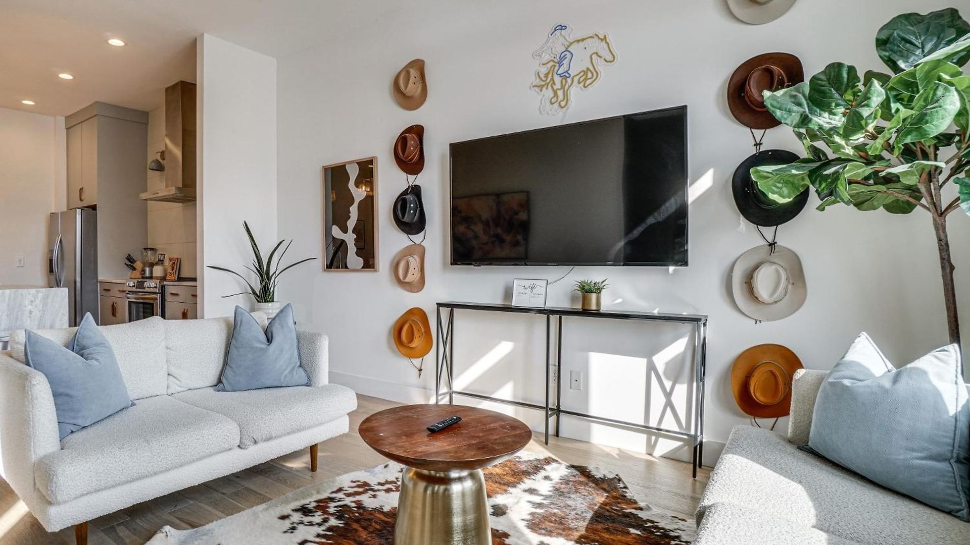 Pet-friendly Townhome W/ Rooftop Deck! Holiday home *